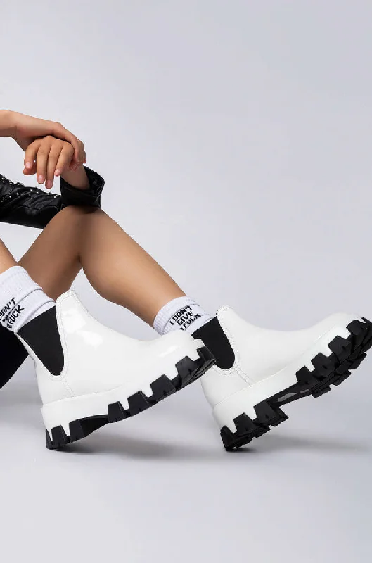 AZALEA WANG LEARN TO LET GO FLATFORM BOOTIE IN WHITE