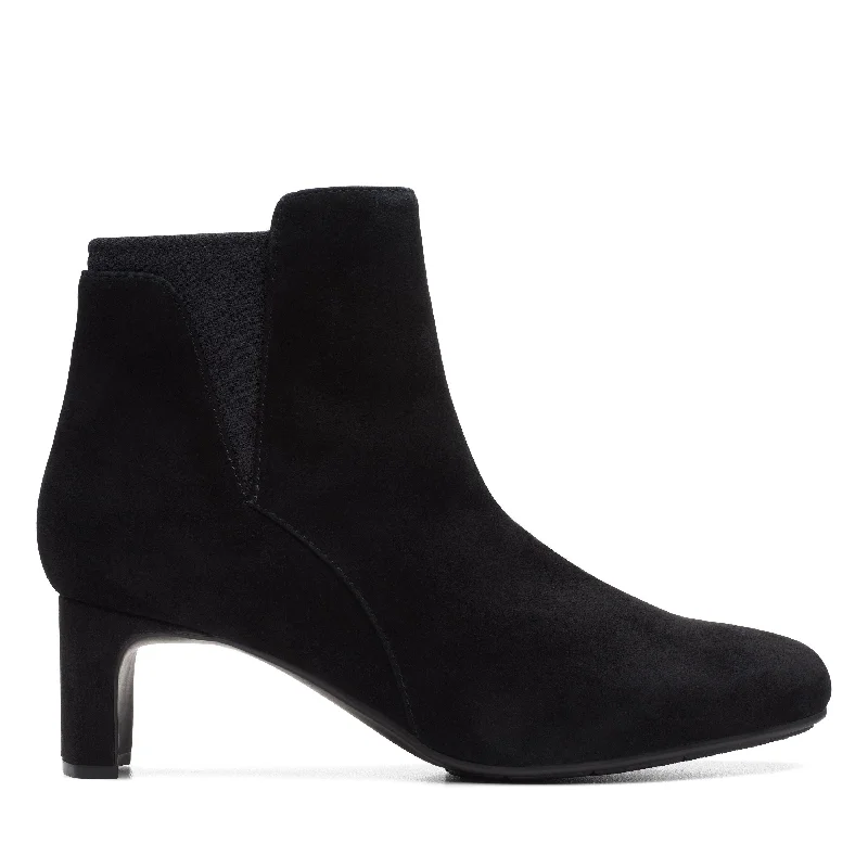 Clarks Kyndall Faye in Black Suede