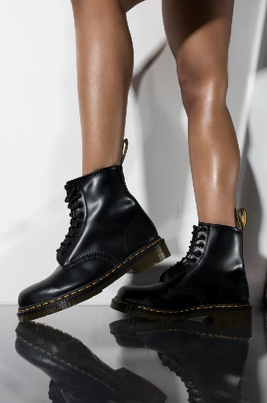 DR. MARTENS 1460 SMOOTH BLACK ANKLE BOOTS