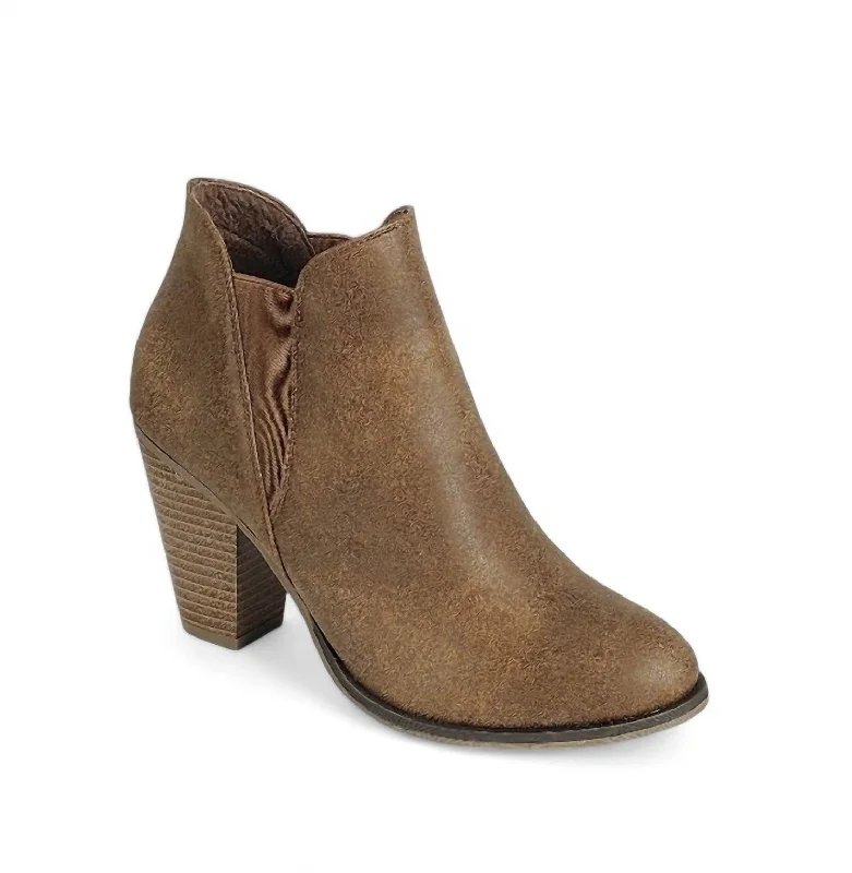 Women's Camila-17 Boots In Brown