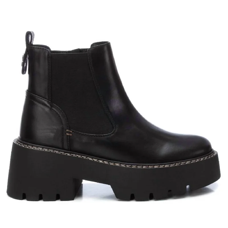 Women's Chelsea Booties In Black