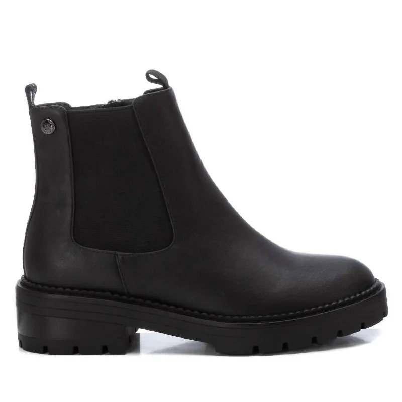 Women's Chelsea Booties In Black