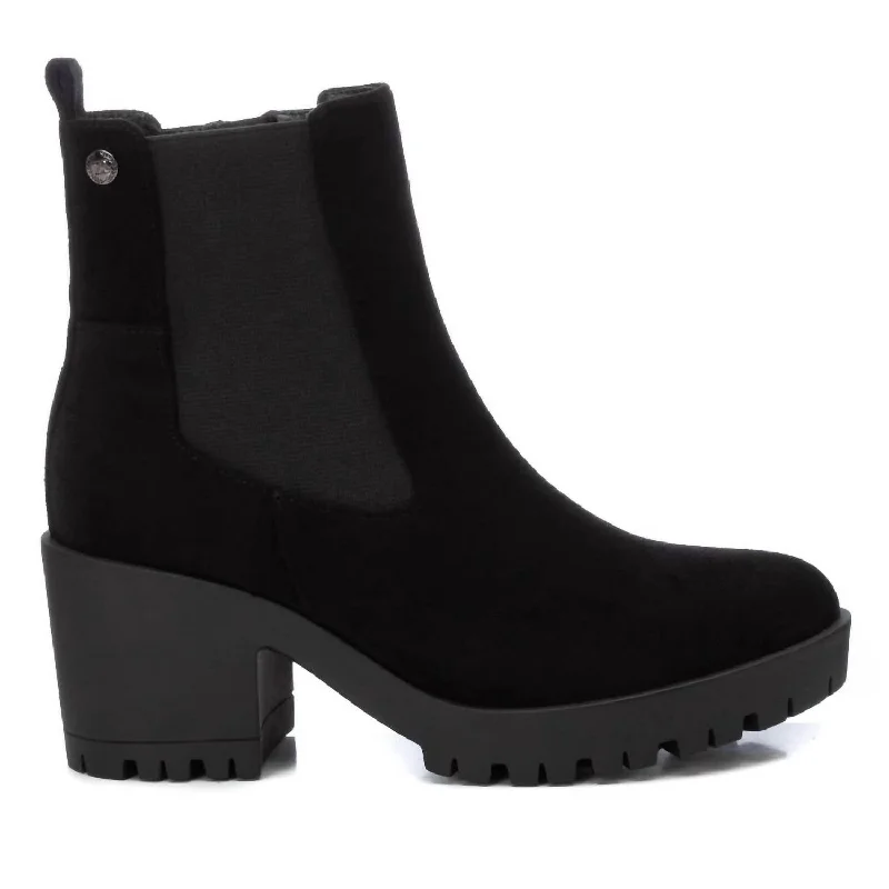 Women's Chelsea Booties In Black